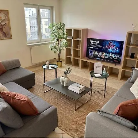 Perfect Escape 2br Flat W Parking Near The Train Station Appartement