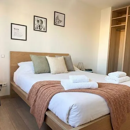 Perfect Escape 2br Flat W Parking Near The Train Station *
